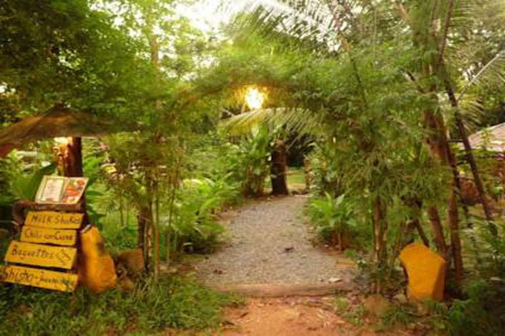 Отель Jungle Garden Ко Чанг Экстерьер фото
